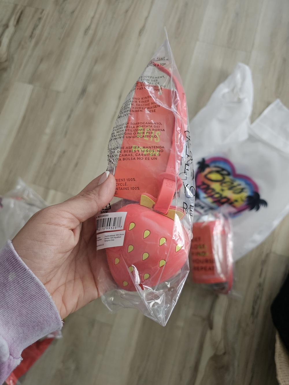 BÉIS x poppi The Mirror Bag Charm in Strawberry